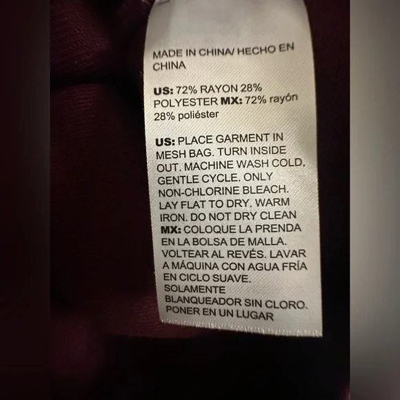 Chico’s Gem Neckline Pullover Sweater Size 4 US XXL V-Neck Color Deep Merlot - Picture 10 of 10